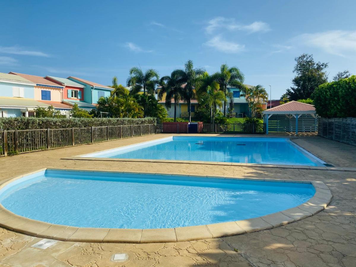 Maison Mitoyenne , Piscine,Citerne, Jardin, Parking, Plage Ле-Гозье Экстерьер фото